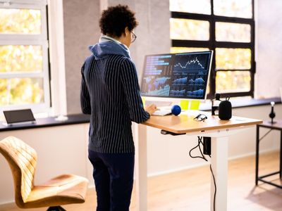 Salud y trabajo: los beneficios de trabajar de pie en su día a día
